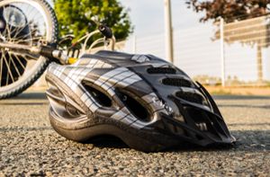 Zusammenstoß mit Auto: Radfahrer bei Unfall nahe Starzach schwer verletzt