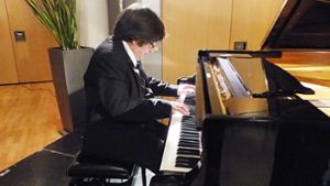 Ramin Bahrami zelebrierte seine Piano-Künste jüngst in der Stadthalle Museum. Foto: Willy Beyer