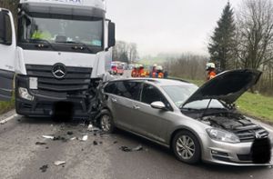 Vollsperrung der B 27: Schwerer Unfall mit mehreren Fahrzeugen bei Blumberg