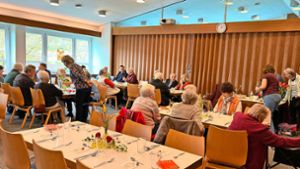 Rund 40 Gäste kommen jeden ersten Mittwoch im Monat ins Sulzer Gemeindehaus. Foto: Birgit Menzler