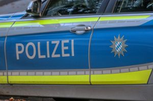 Unfall in Schwenningen: Siebenjähriger fährt mit Fahrrad gegen Auto und verletzt sich