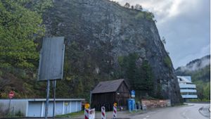 Hohensteiner Felsen in Schiltach: Gefahr durch lose Steine – Straße muss gesperrt werden