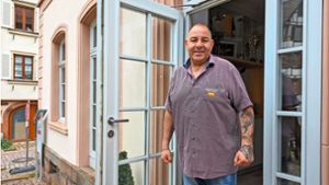 Die Tür ist offen: José Luis Rodriguez ist mit seinem Restaurant am Schiltacher Marktplatz gestartet. Foto: Niklas Ortmann
