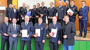 Auch hochkarätige Ehrungen gab es bei der Kommandantendienst- und Verbandsversammlung der Feuerwehren im Landkreis Freudenstadt. Foto: Baum