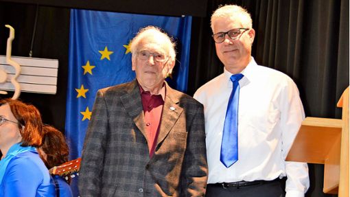 Arthur Marzari (links) wurde von Jochen Broghammer geehrt. Foto: Anton