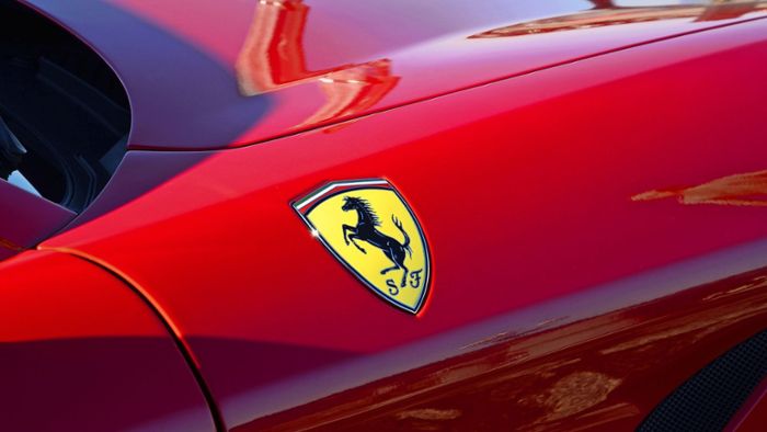Technische Veränderungen – Polizei legt Ferrari   still