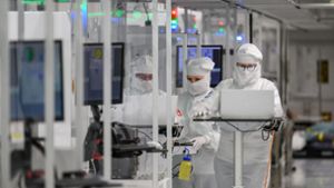 Bisher hat Infineon in Regensburg etwa 3100 Mitarbeiter. Foto: Robert Michael/dpa