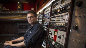 Musikproduzent Steve Albini in seinem Studio in Chicago im Jahr 2014. Die US-amerikanische Indierock-Ikone ist im Alter von 61 Jahren gestorben. Foto: Brian Cassella/TNS via ZUMA Press Wire/dpa