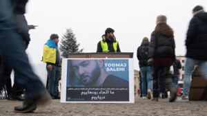 Solidaritätsaktion für den iranischen Rapper Tumadsch Salehi in Berlin (Archivbild). Foto: Paul Zinken/dpa